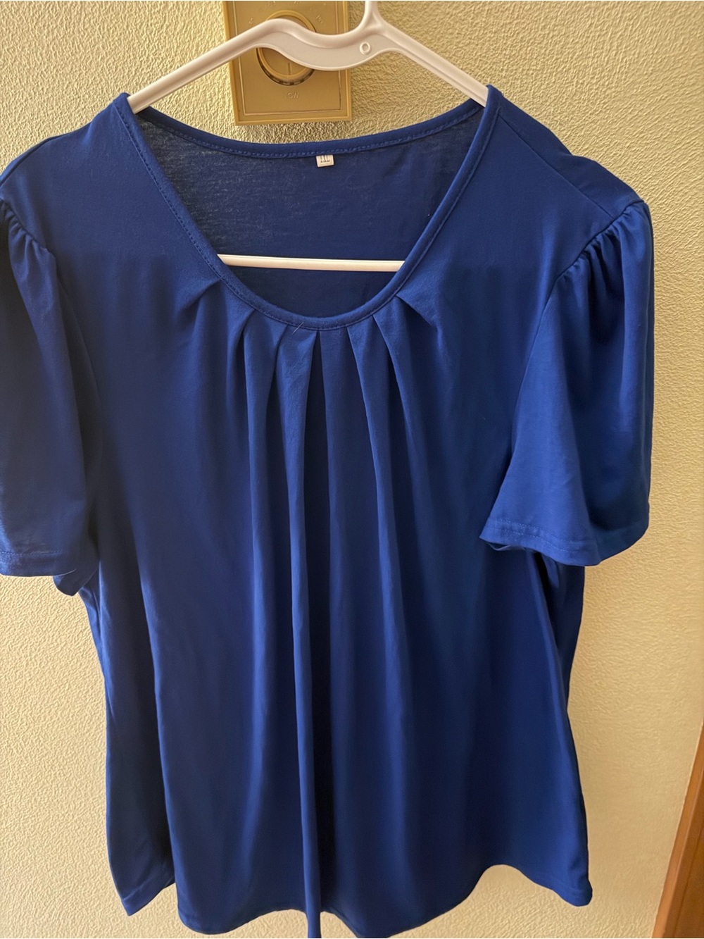 Classic Pleated Round-Neck Women's Top - Blue